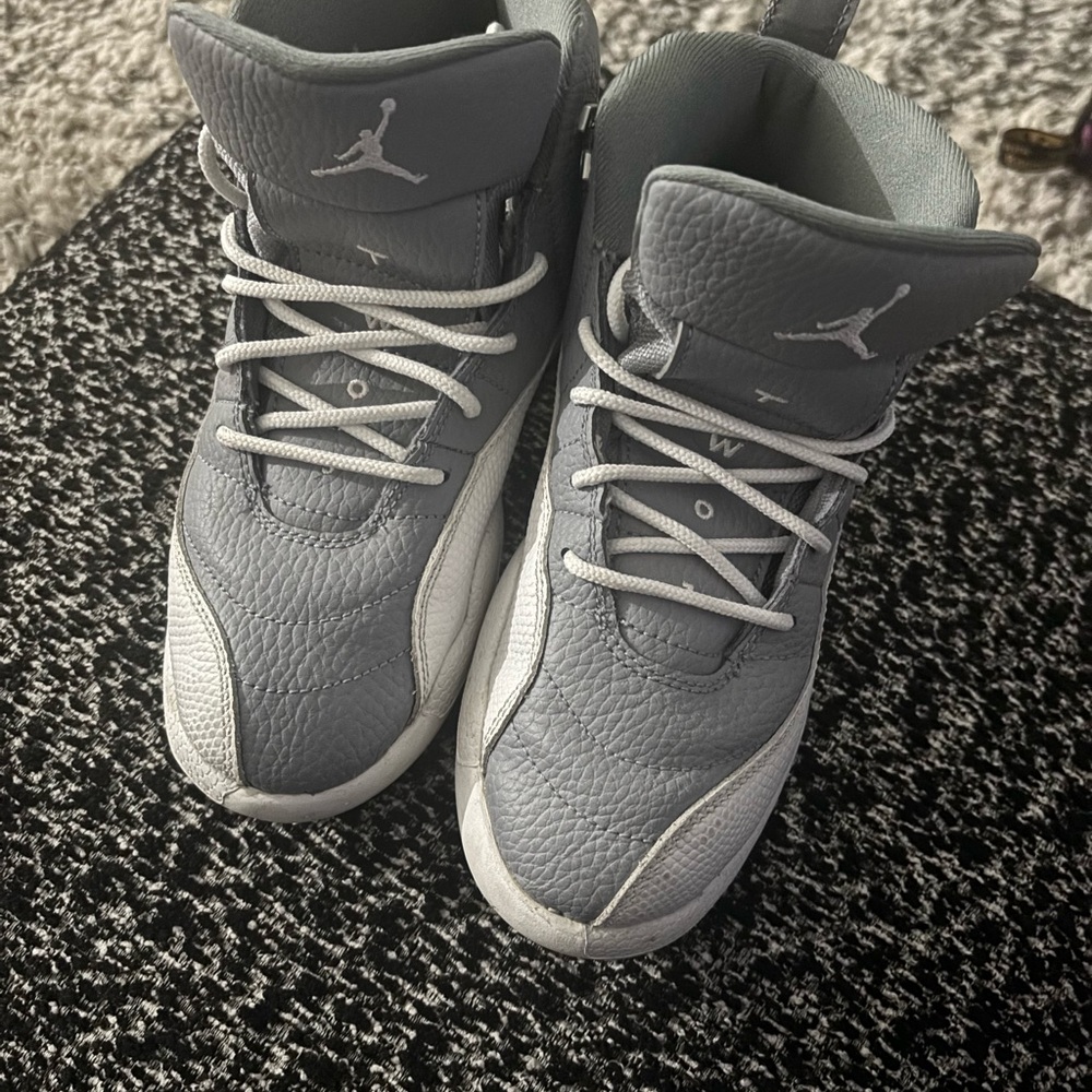 Jordan Kids Sneakers in Gray and White